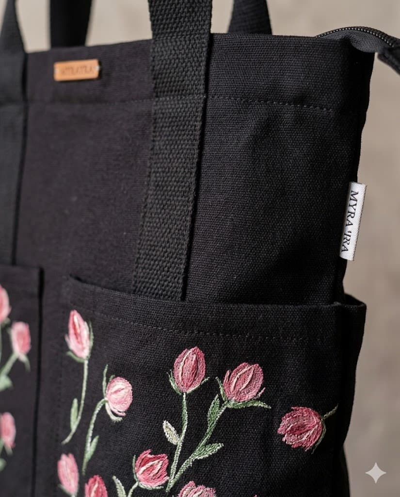 Rosebuds (Beige) detail 2