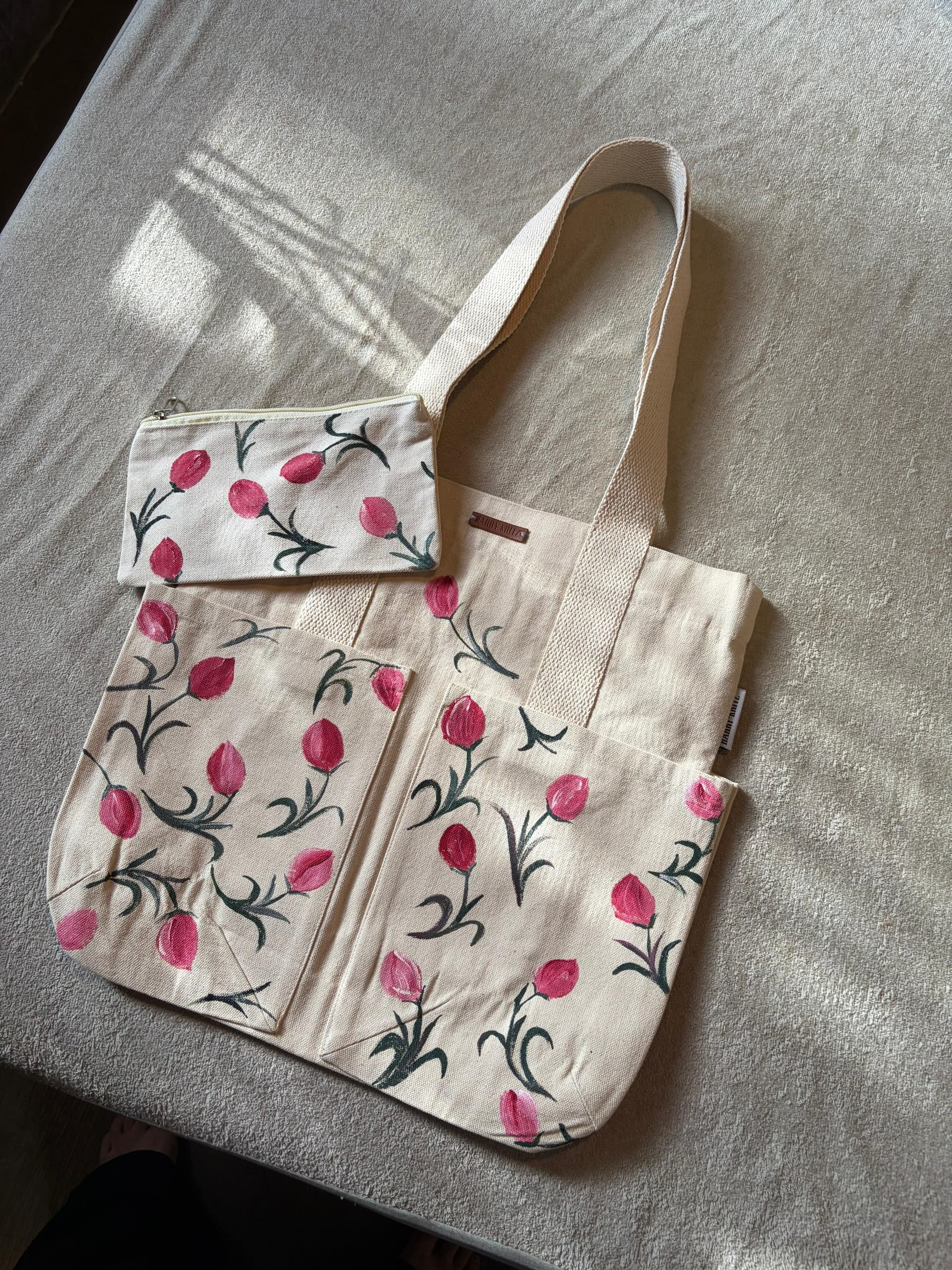 Rosebuds Combo Hand-Painted bag + Pouch  detail 2
