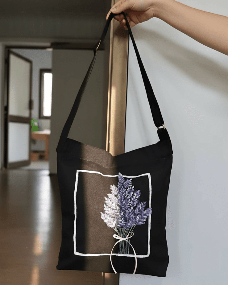 Lavender Bouquet Hand-Painted Shoulder bag detail 3